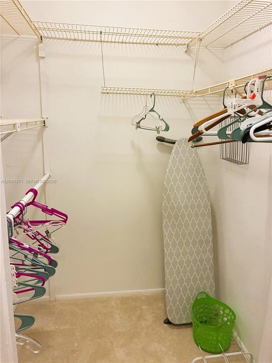 В аренду: $4,200 (2 спален, 2 ванн, 990 Квадратных фут)