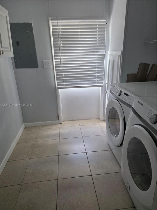 В аренду: $2,700 (3 спален, 2 ванн, 1690 Квадратных фут)