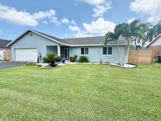 For Rent: $3,200 (3 beds, 2 baths, 1553 Square Feet)