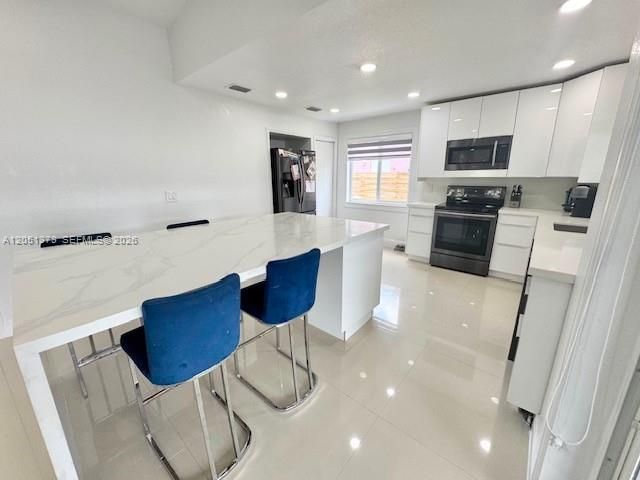 For Rent: $3,200 (3 beds, 2 baths, 1553 Square Feet)
