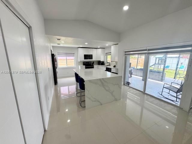 For Rent: $3,200 (3 beds, 2 baths, 1553 Square Feet)