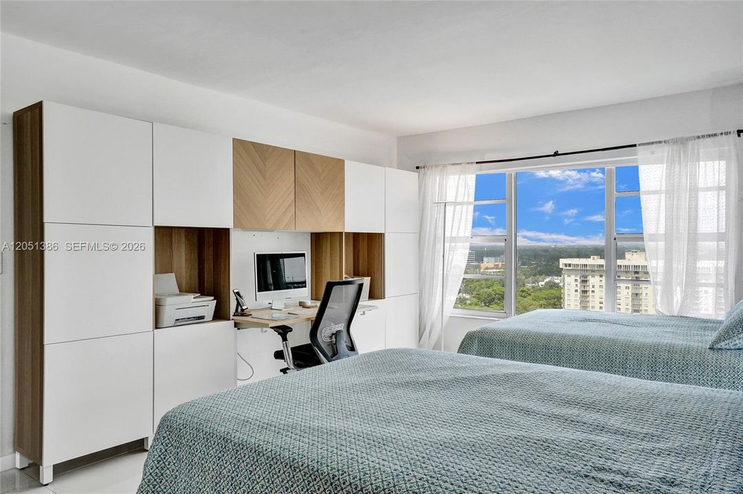 На продажу: $299,000 (2 спален, 2 ванн, 1408 Квадратных фут)