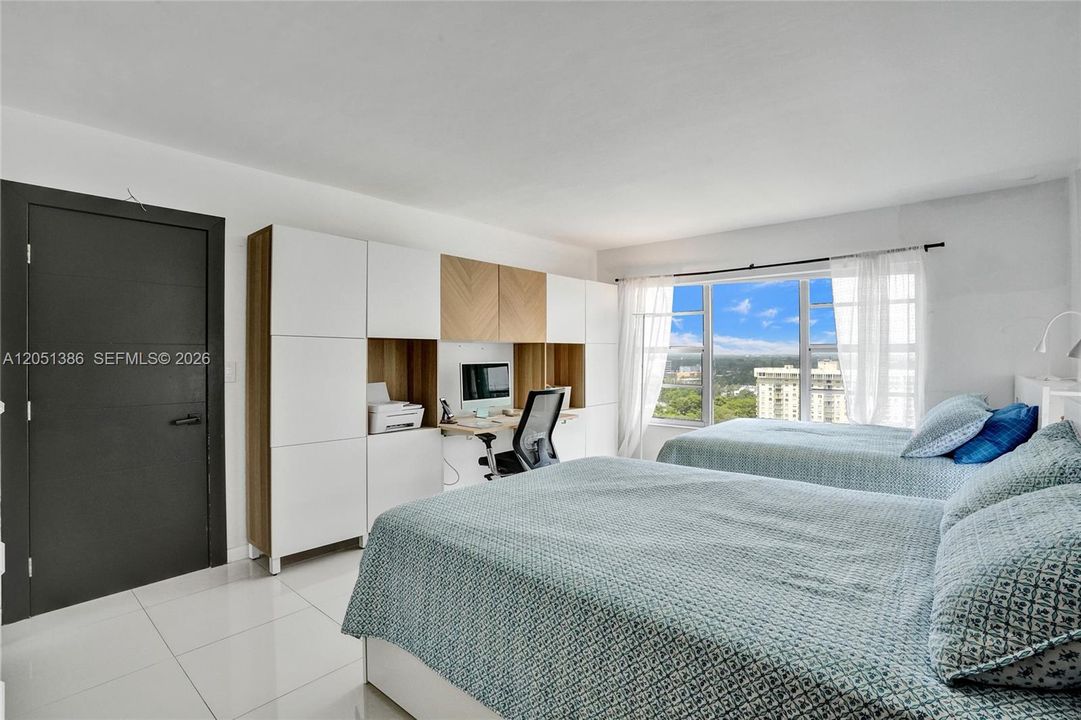 На продажу: $299,000 (2 спален, 2 ванн, 1408 Квадратных фут)