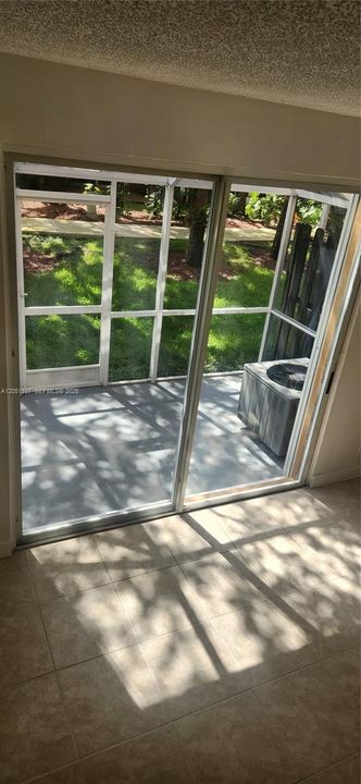 En Renta: $2,950 (2 camas, 2 baños, 1131 Pies cuadrados)