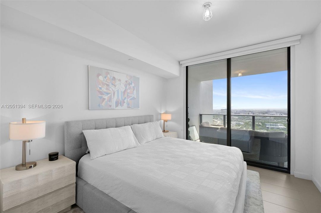 For Rent: $3,350 (1 beds, 1 baths, 865 Square Feet)