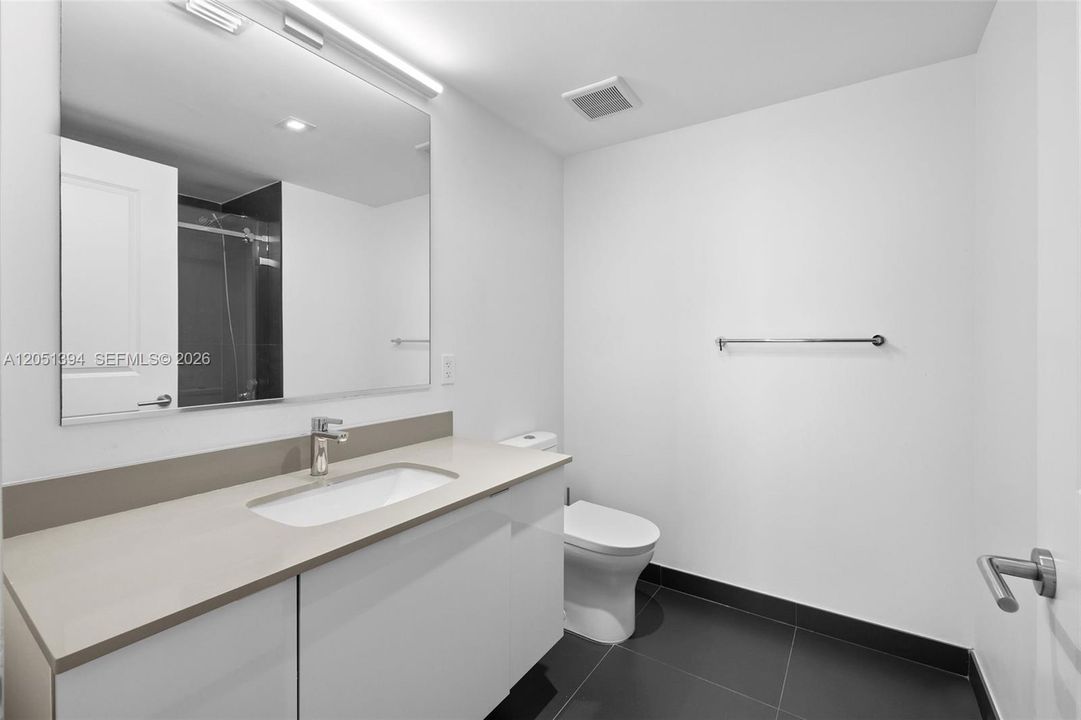 For Rent: $3,350 (1 beds, 1 baths, 865 Square Feet)