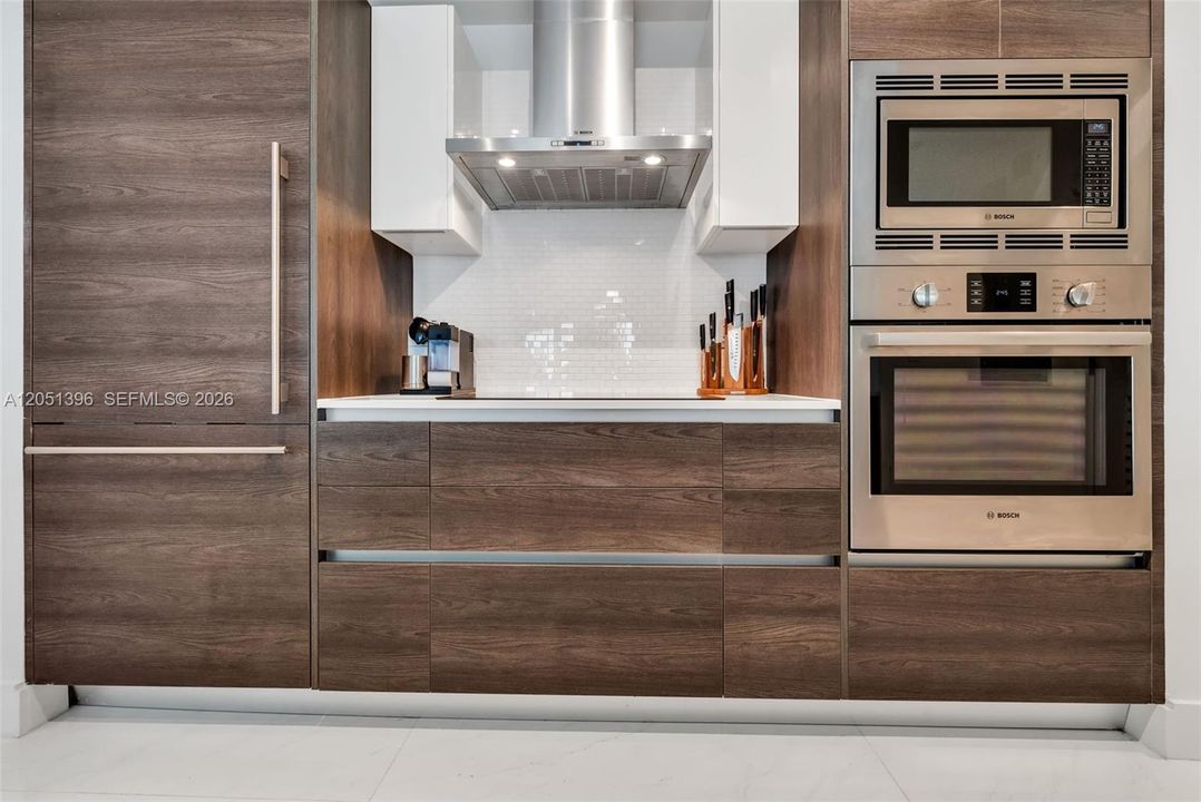 For Rent: $5,400 (2 beds, 2 baths, 986 Square Feet)