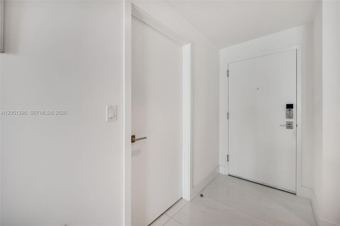 For Rent: $5,400 (2 beds, 2 baths, 986 Square Feet)