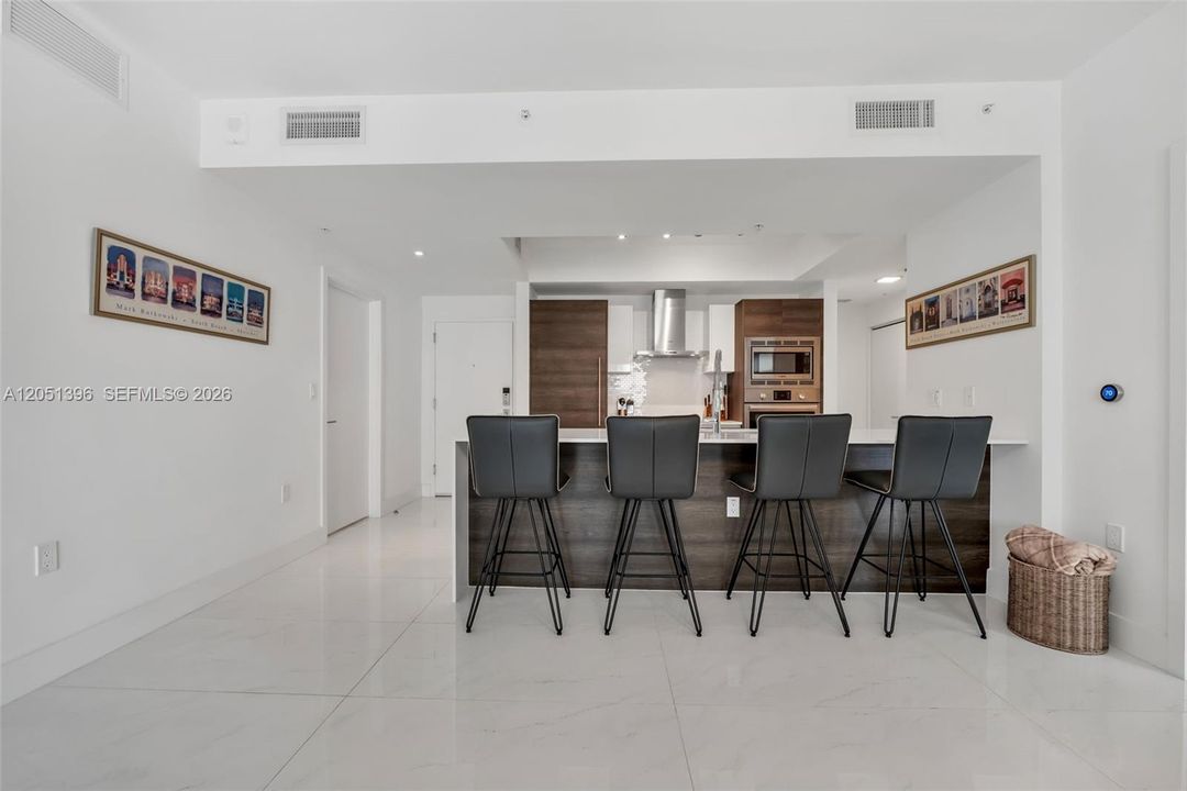 For Rent: $5,400 (2 beds, 2 baths, 986 Square Feet)