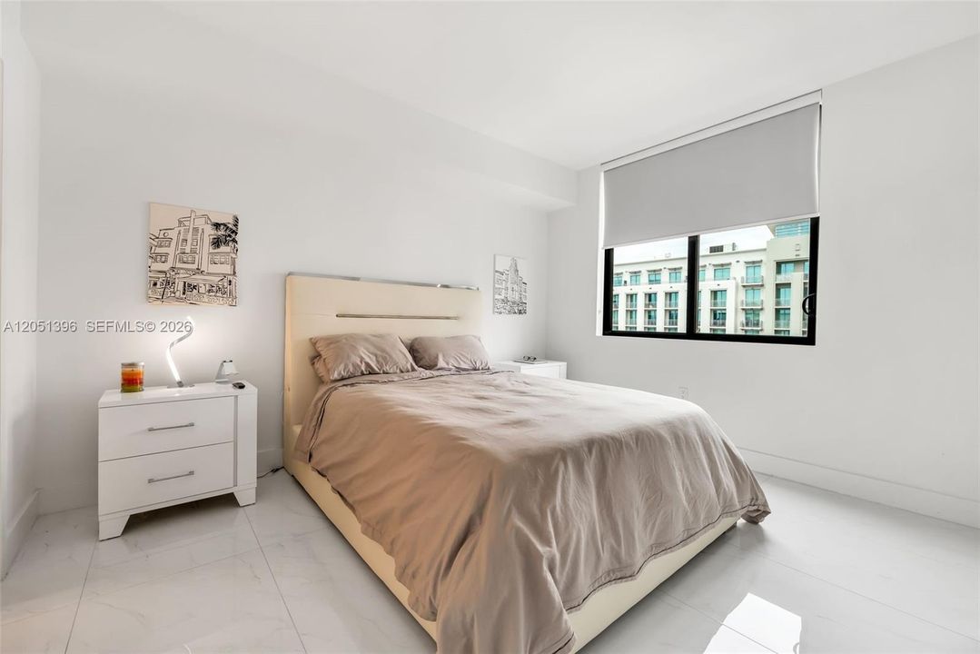For Rent: $5,400 (2 beds, 2 baths, 986 Square Feet)