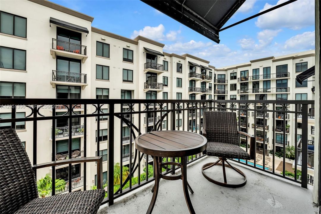 For Rent: $5,400 (2 beds, 2 baths, 986 Square Feet)