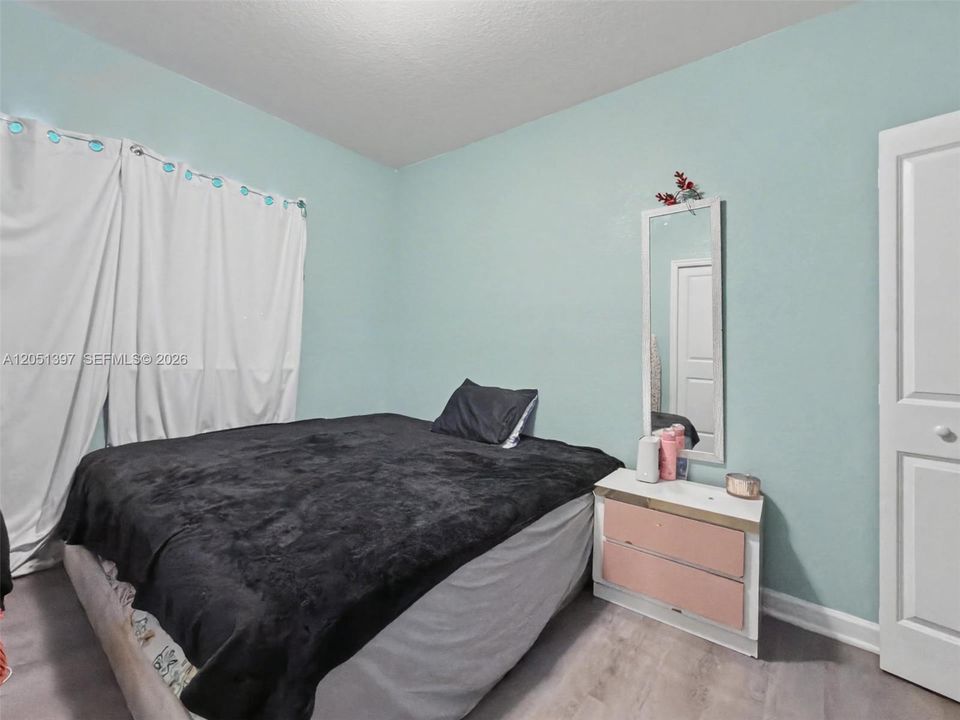 For Sale: $372,000 (4 beds, 3 baths, 1338 Square Feet)