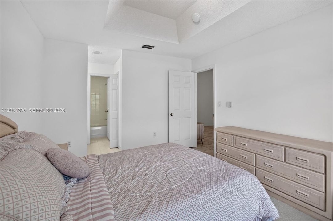 En Venta: $399,900 (3 camas, 2 baños, 1032 Pies cuadrados)