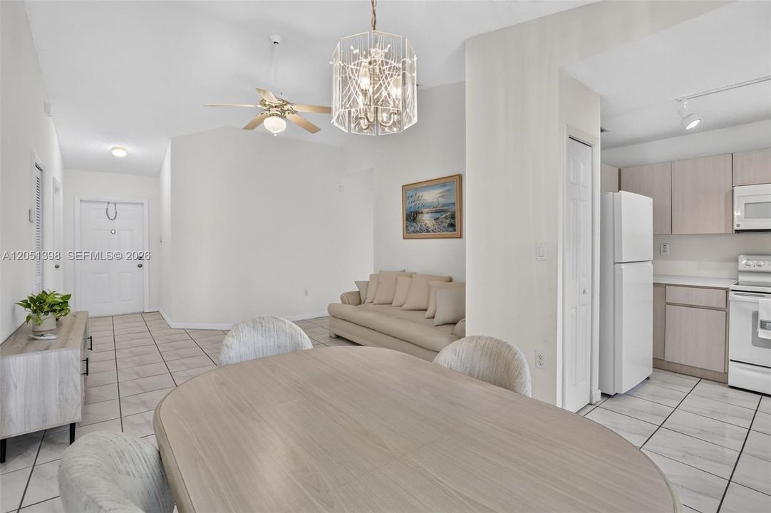 En Venta: $399,900 (3 camas, 2 baños, 1032 Pies cuadrados)