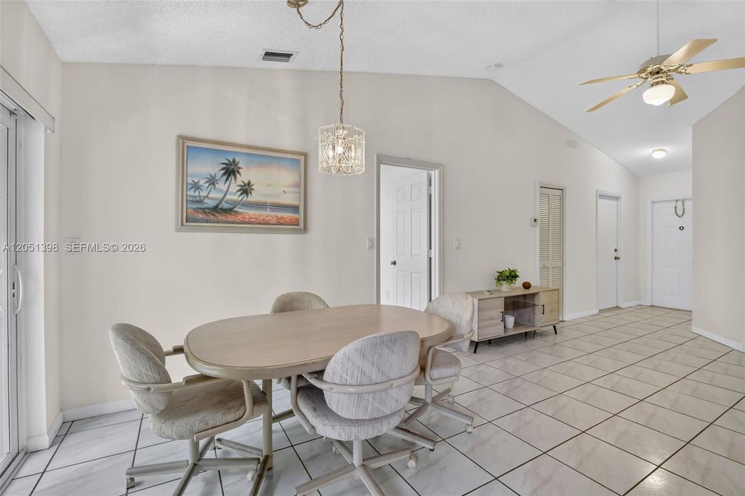 En Venta: $399,900 (3 camas, 2 baños, 1032 Pies cuadrados)