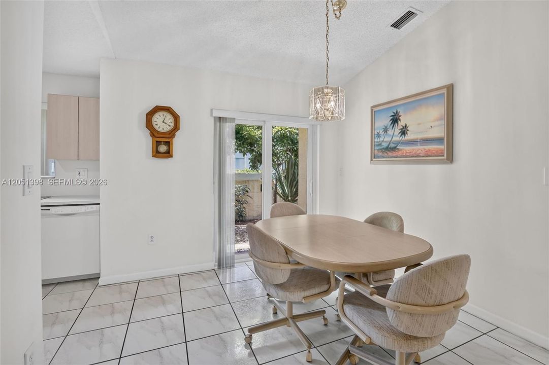 En Venta: $399,900 (3 camas, 2 baños, 1032 Pies cuadrados)