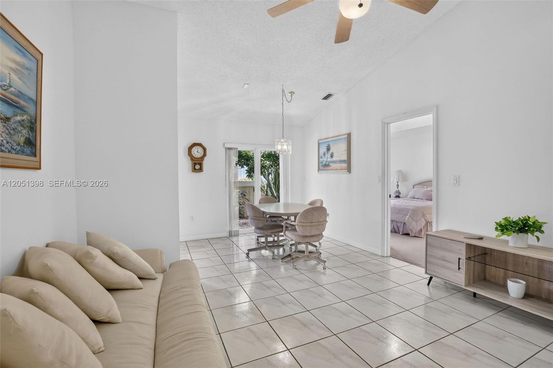 En Venta: $399,900 (3 camas, 2 baños, 1032 Pies cuadrados)