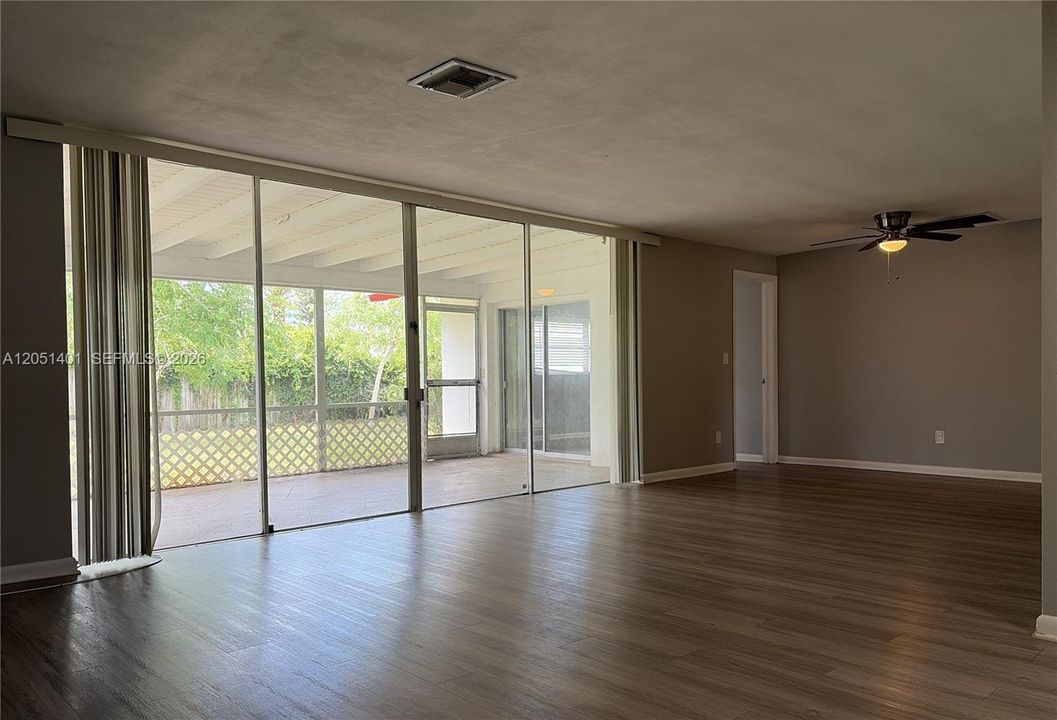 For Sale: $461,250 (3 beds, 2 baths, 1400 Square Feet)