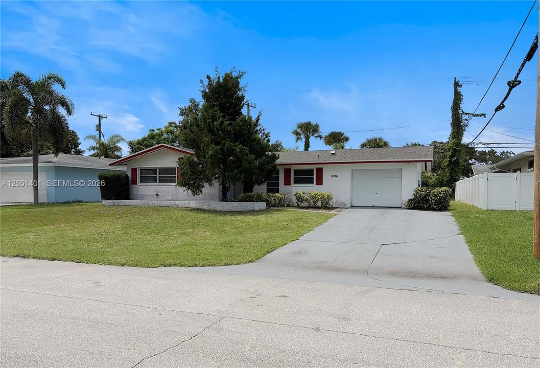 Active With Contract: $461,250 (3 beds, 2 baths, 1400 Square Feet)