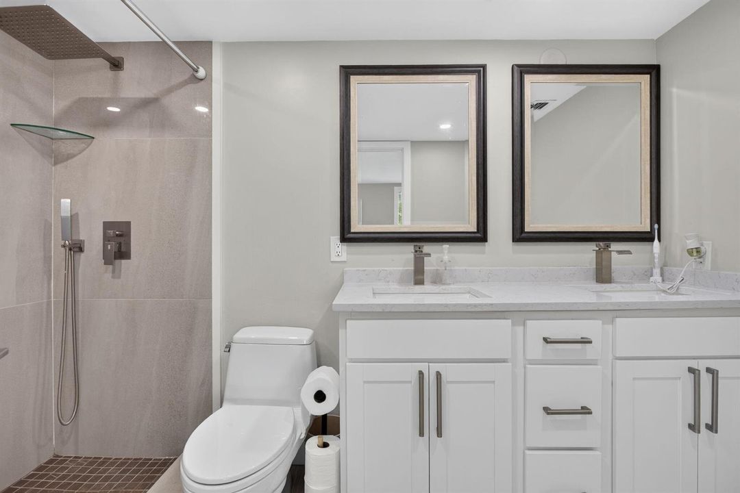 MAIN BATHROOM
