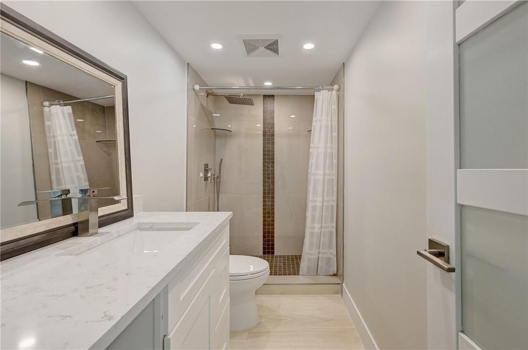 MAIN BATHROOM