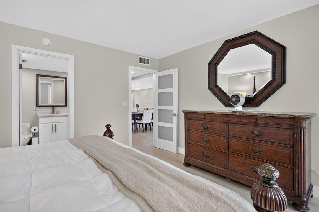 MAIN BEDROOM