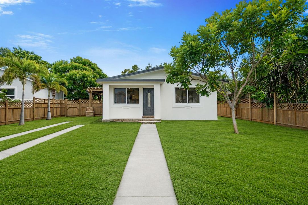 1-web-or-mls-Front Profile Grass