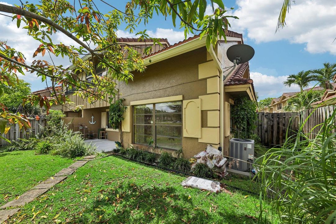 29-web-or-mls-Riverside Dr-S0607-029
