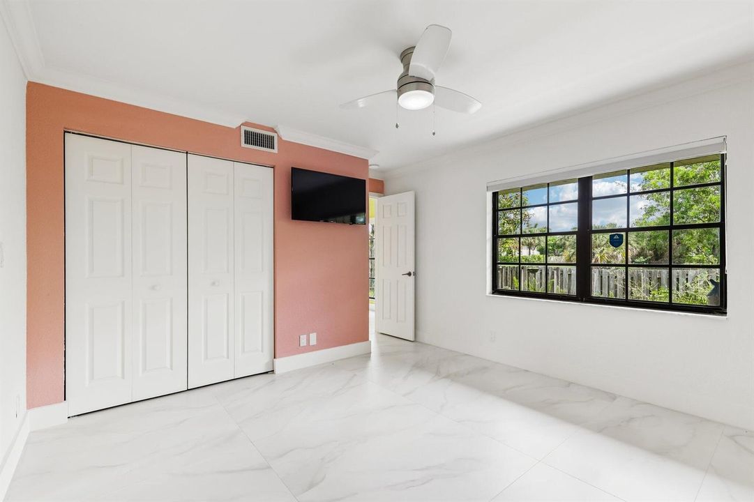 15-web-or-mls-Riverside Dr-S0607-015