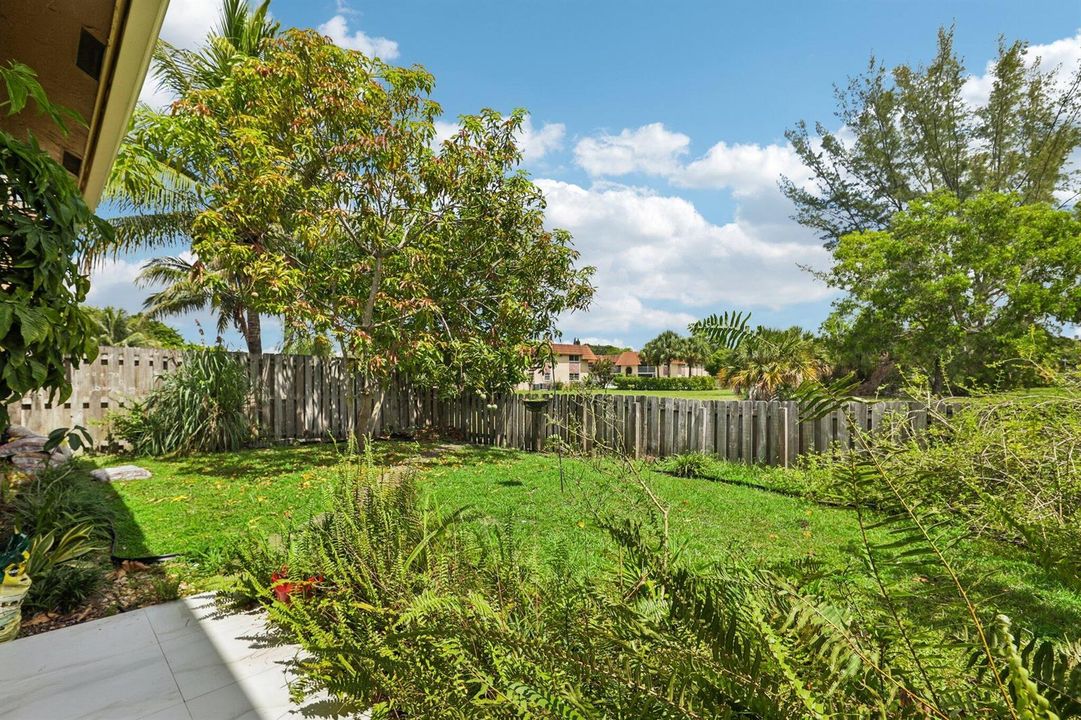 28-web-or-mls-Riverside Dr-S0607-028