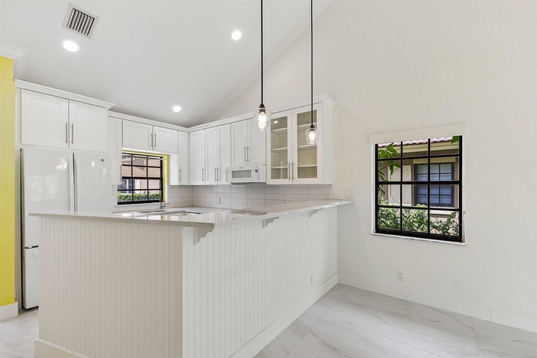 13-web-or-mls-Riverside Dr-S0607-013