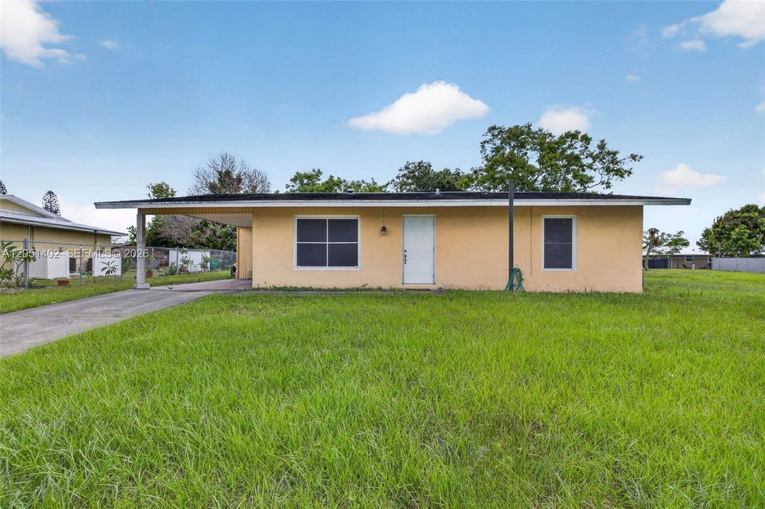 For Sale: $239,000 (2 beds, 2 baths, 1303 Square Feet)