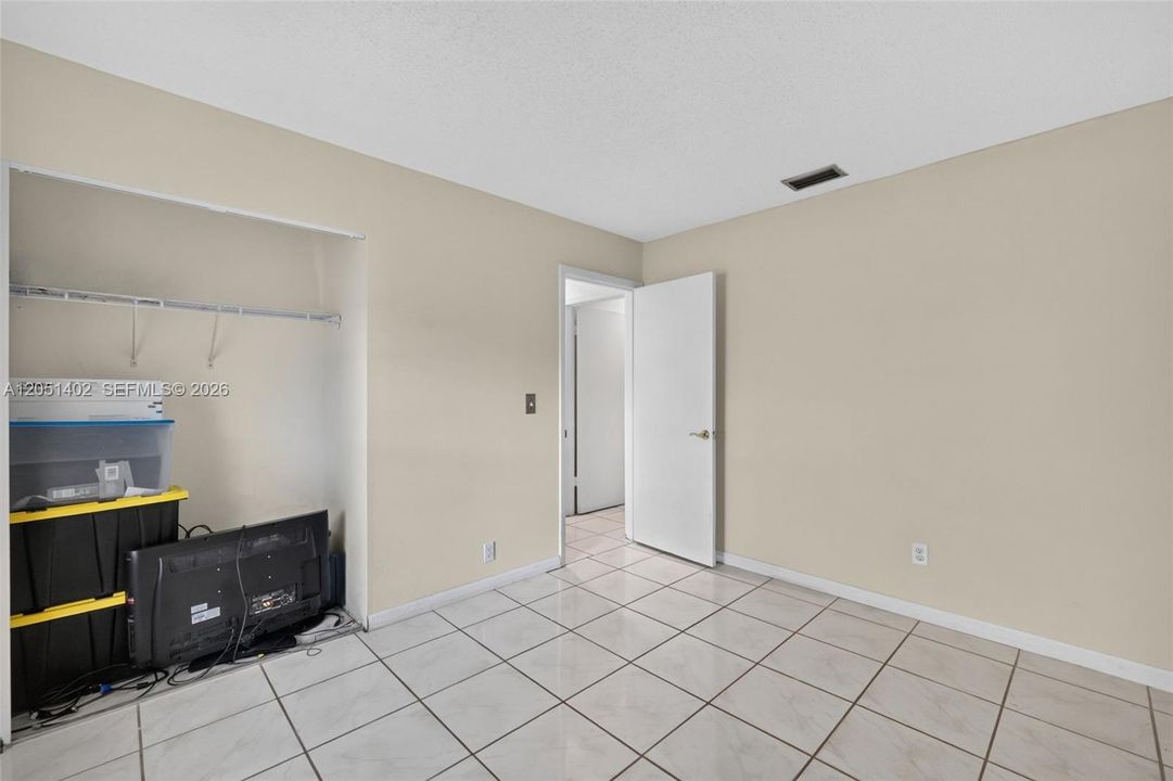 For Sale: $239,000 (2 beds, 2 baths, 1303 Square Feet)