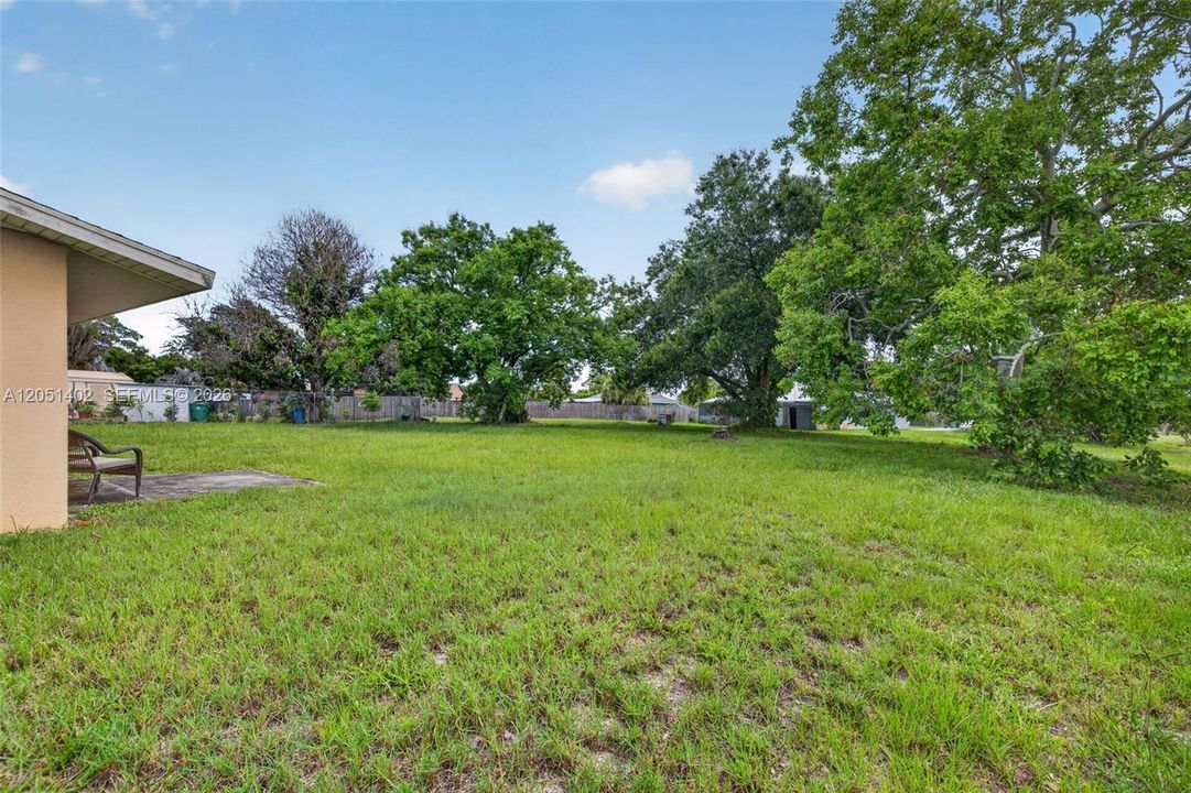 For Sale: $239,000 (2 beds, 2 baths, 1303 Square Feet)