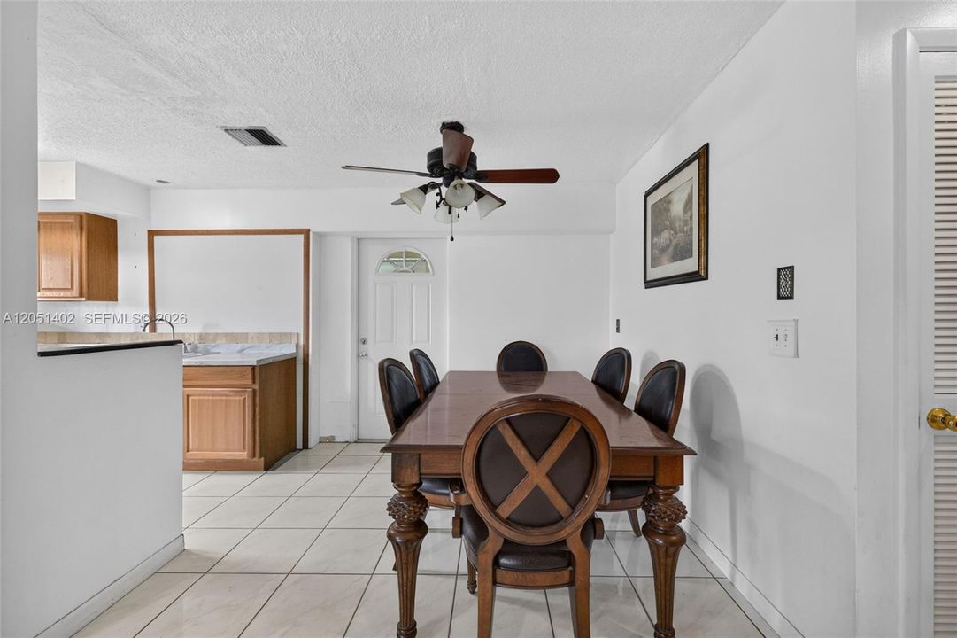 For Sale: $239,000 (2 beds, 2 baths, 1303 Square Feet)