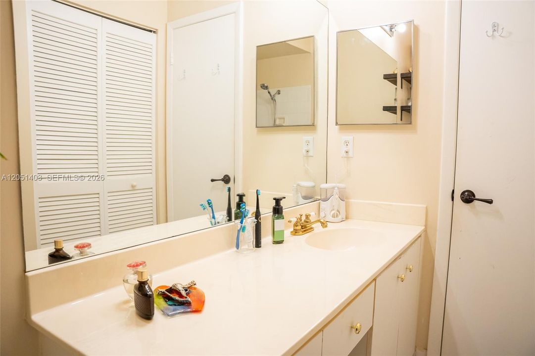 En Venta: $400,000 (3 camas, 2 baños, 1342 Pies cuadrados)