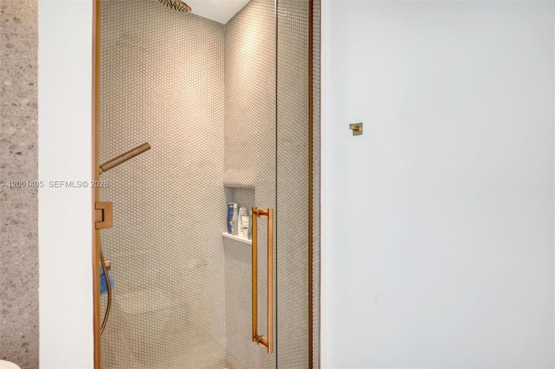 For Rent: $11,000 (2 beds, 2 baths, 875 Square Feet)