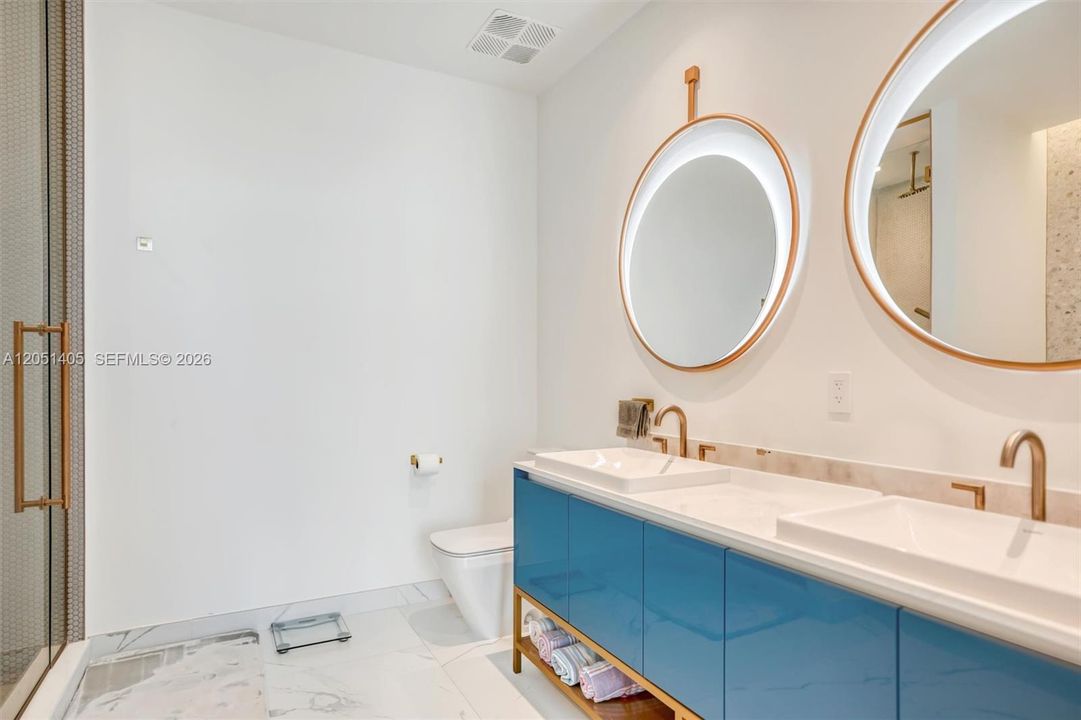 For Rent: $11,000 (2 beds, 2 baths, 875 Square Feet)