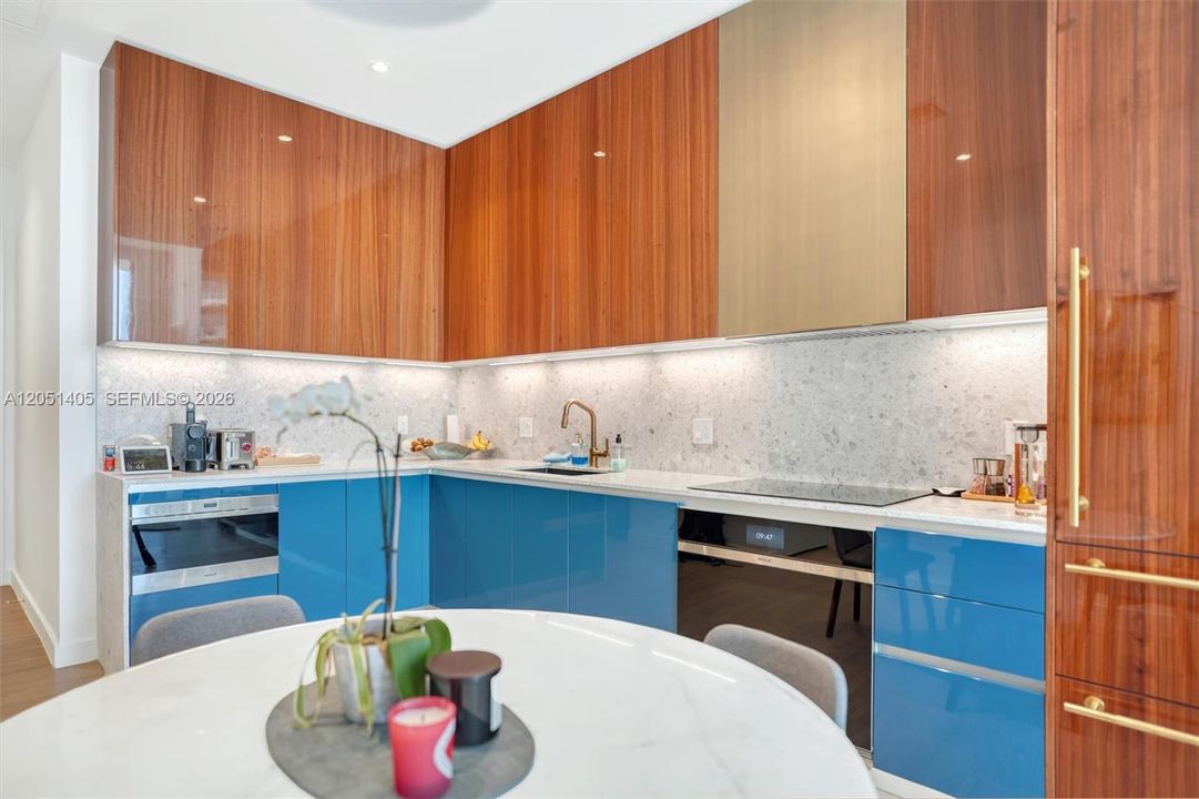 For Rent: $11,000 (2 beds, 2 baths, 875 Square Feet)