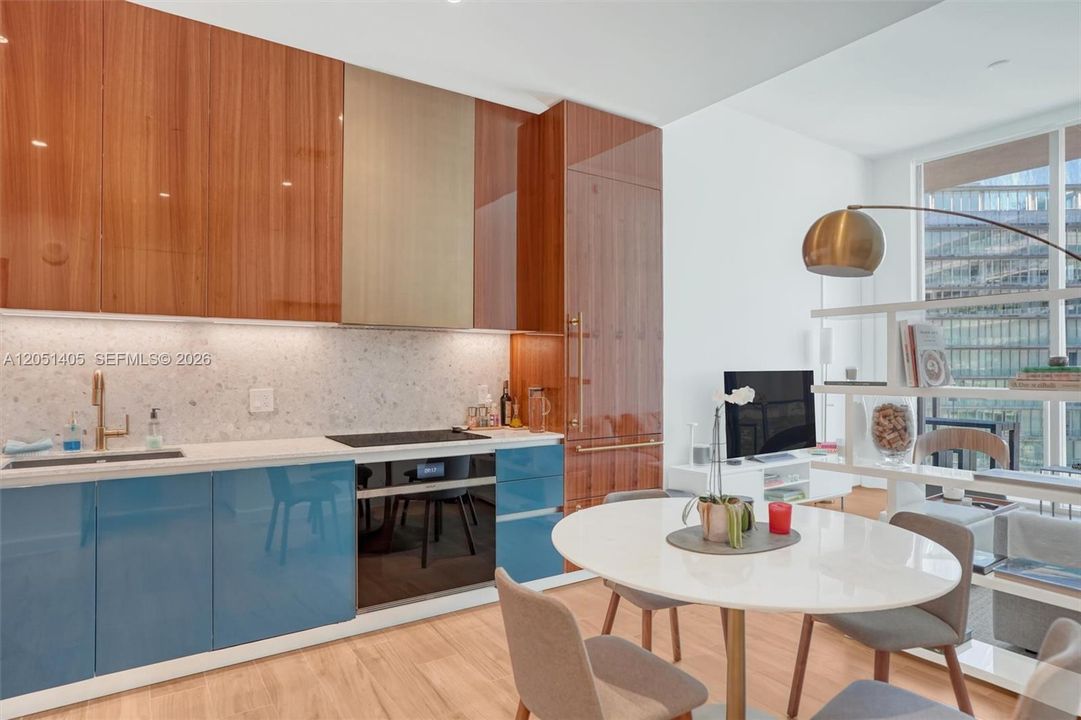 For Rent: $11,000 (2 beds, 2 baths, 875 Square Feet)