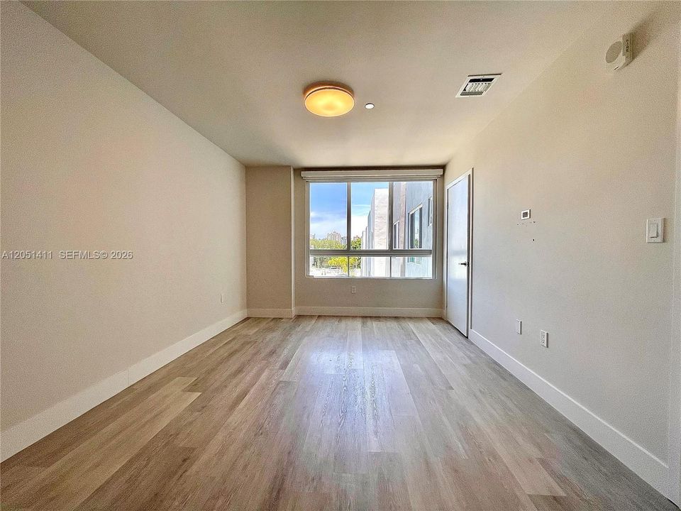 For Sale: $463,500 (2 beds, 2 baths, 1273 Square Feet)