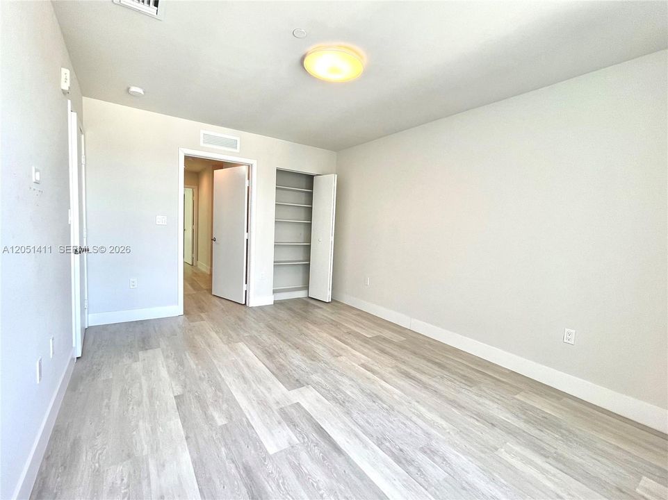 For Sale: $463,500 (2 beds, 2 baths, 1273 Square Feet)