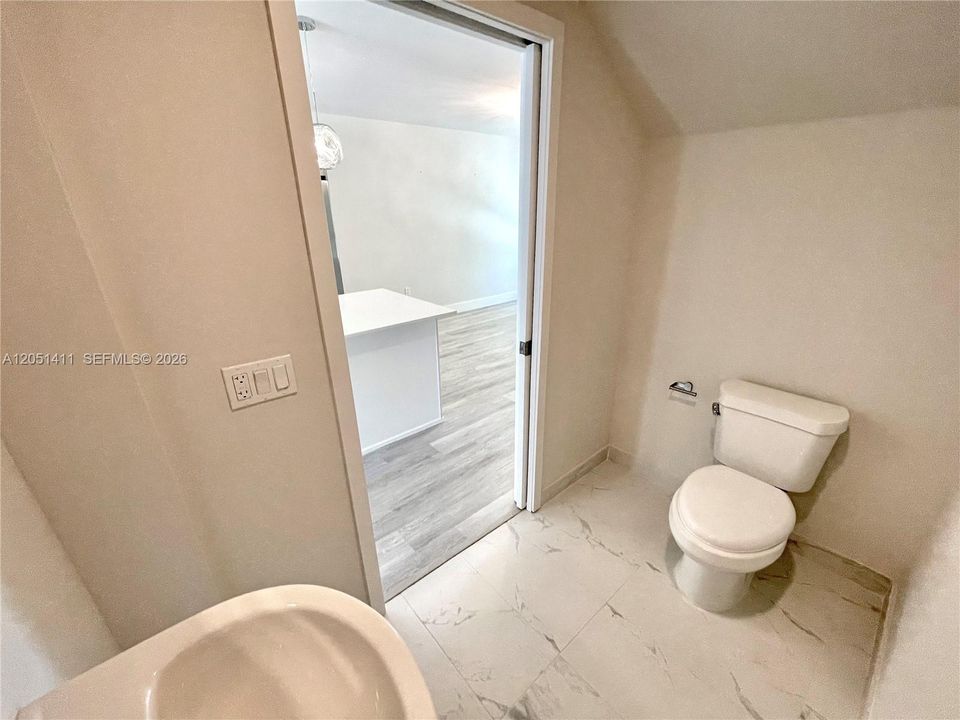 For Sale: $463,500 (2 beds, 2 baths, 1273 Square Feet)