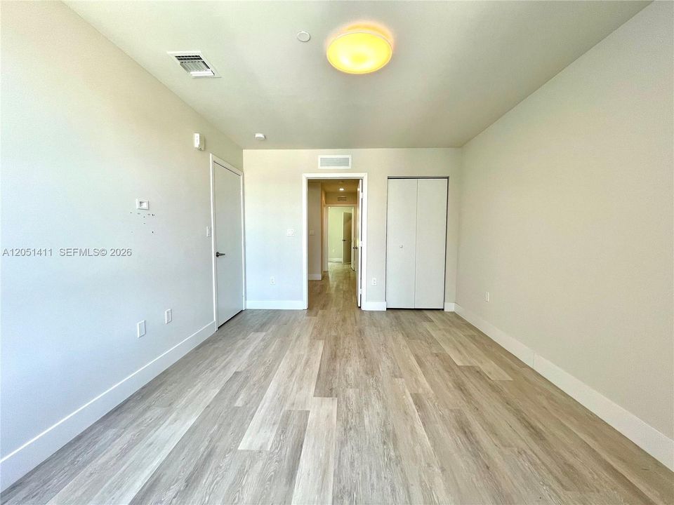 For Sale: $463,500 (2 beds, 2 baths, 1273 Square Feet)