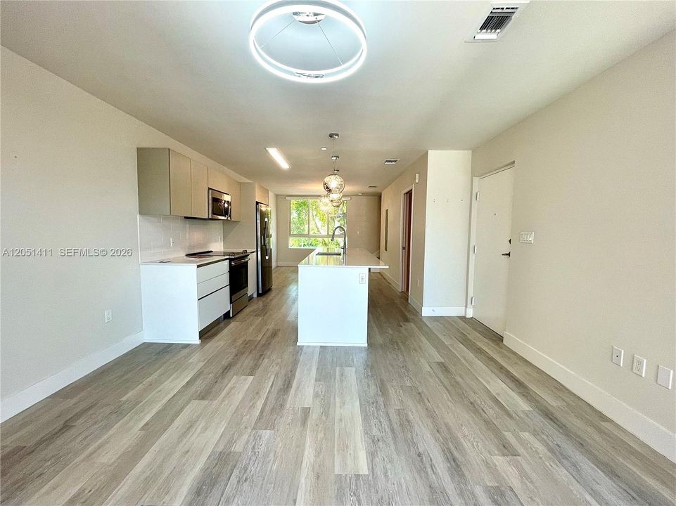 For Sale: $463,500 (2 beds, 2 baths, 1273 Square Feet)