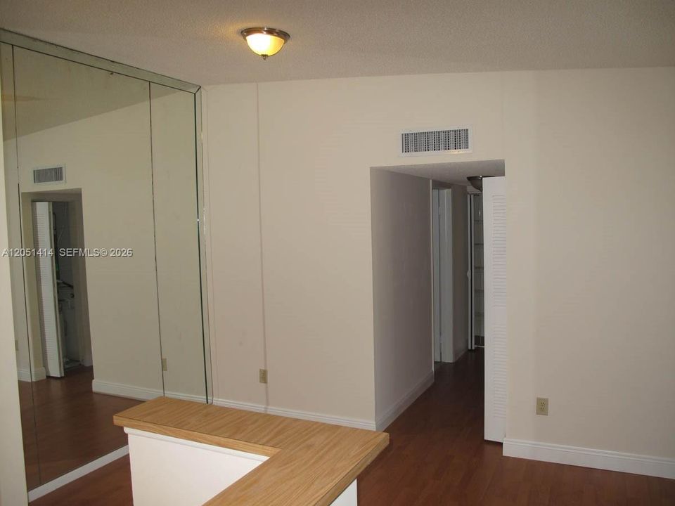 For Rent: $1,650 (2 beds, 2 baths, 827 Square Feet)