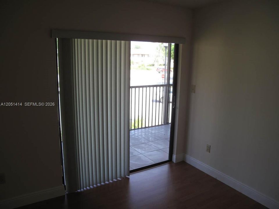 For Rent: $1,650 (2 beds, 2 baths, 827 Square Feet)