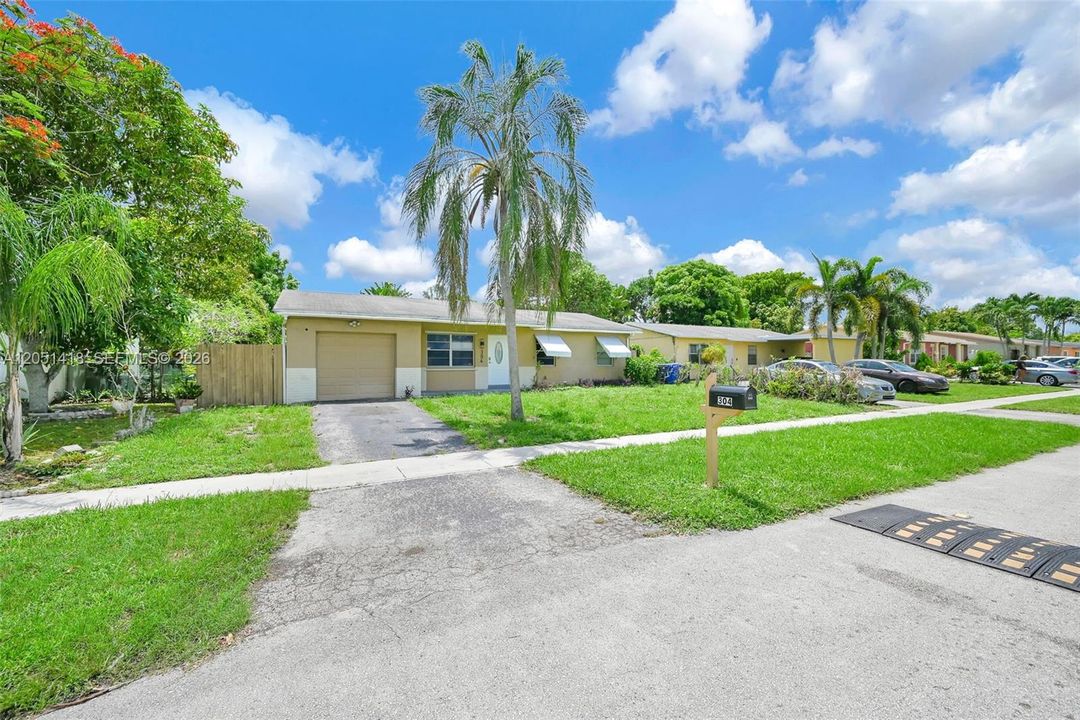 For Sale: $459,000 (3 beds, 2 baths, 1328 Square Feet)