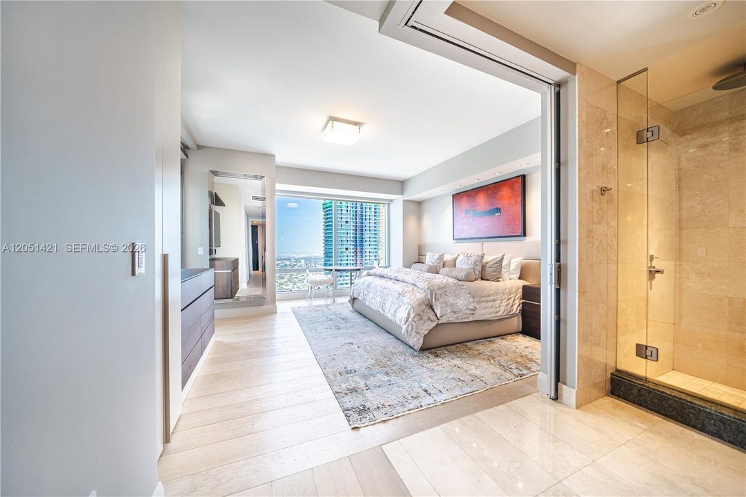 For Sale: $13,500,000 (3 beds, 3 baths, 3402 Square Feet)
