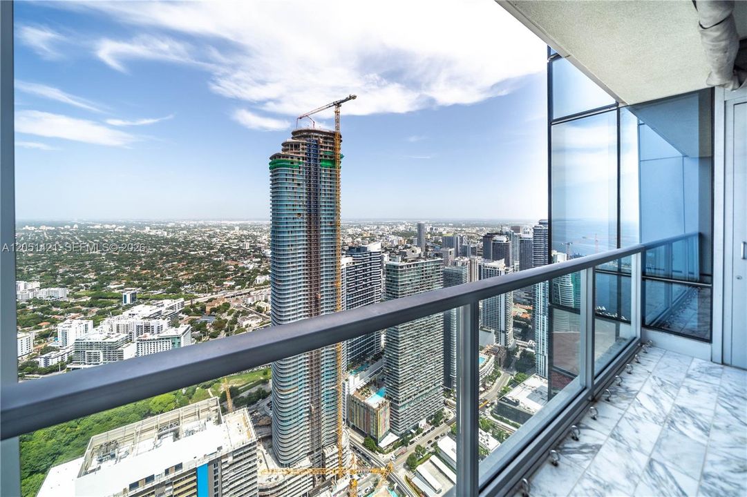 For Sale: $13,500,000 (3 beds, 3 baths, 3402 Square Feet)